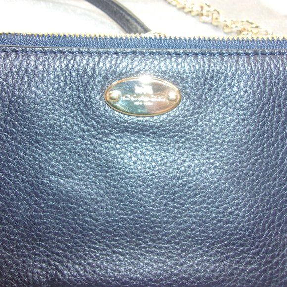 E-48 COACH PEBBLED LEATHER QUINN CROSSBODY IN NAVY - Picture 3 of 13